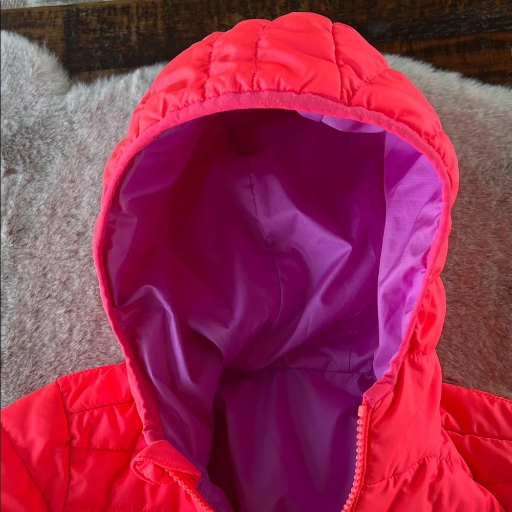 The North Face Girls Bright Pink Hooded Puffer Jacket